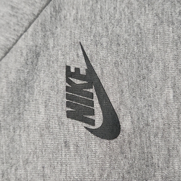 Nike Women's Tech Fleece Crewneck Mesh Sweatshirt - Picture 4 of 6